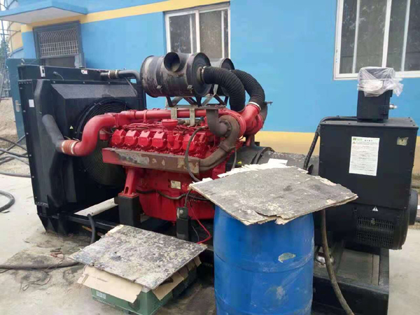 青河关于柴油发电机组水箱污垢的产生与清理