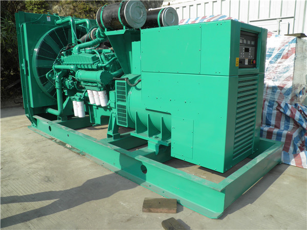 青河出租发电机 发电机组厂家：柴油发电机组的控制屏的作用是什么？