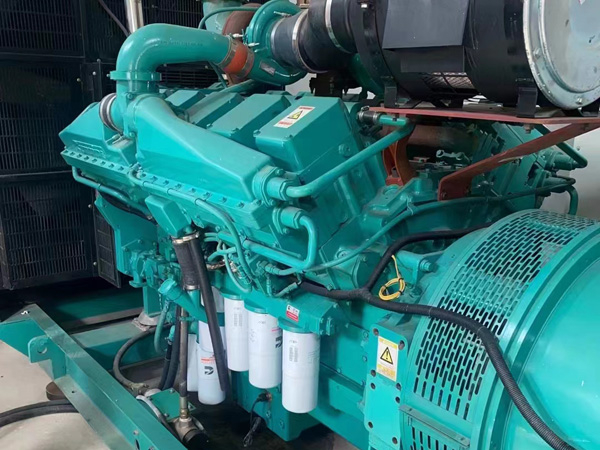 青河更换100kW柴油发电机组机油时，需要注意哪些事项？